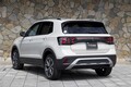 VWの小型SUV「Tクロス」が進化。国〇車の“ダサい安っぽい”が苦手な人向けベストアンサー
