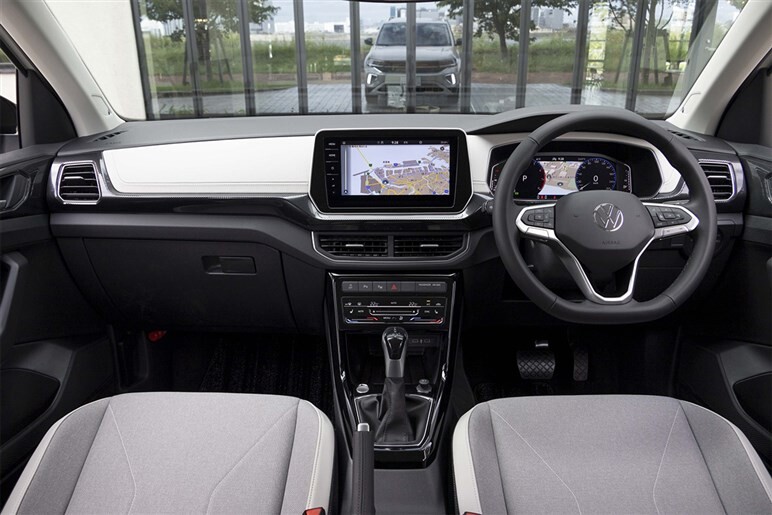 VWの小型SUV「Tクロス」が進化。国〇車の“ダサい安っぽい”が苦手な人向けベストアンサー