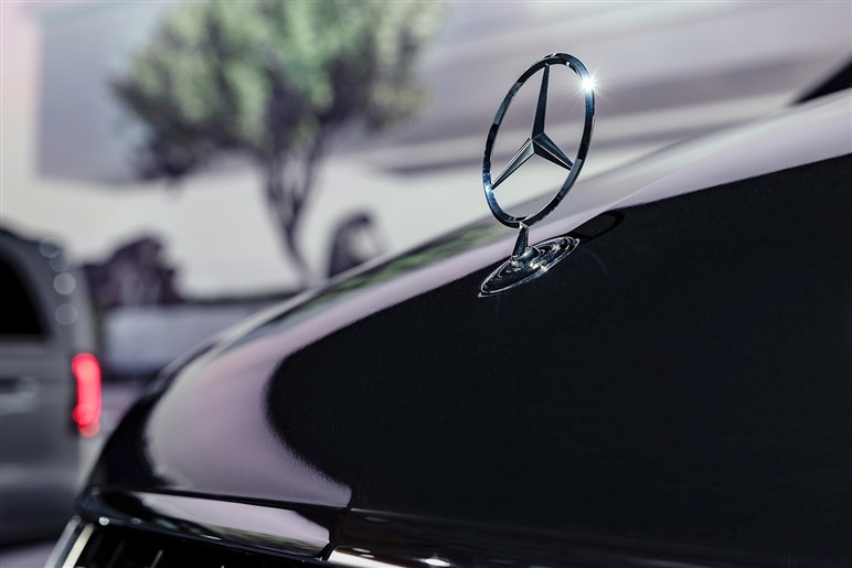 メルセデス・ベンツのミニバン「Vクラス」改良モデル発売　内外装デザイン刷新、価格は940万円から