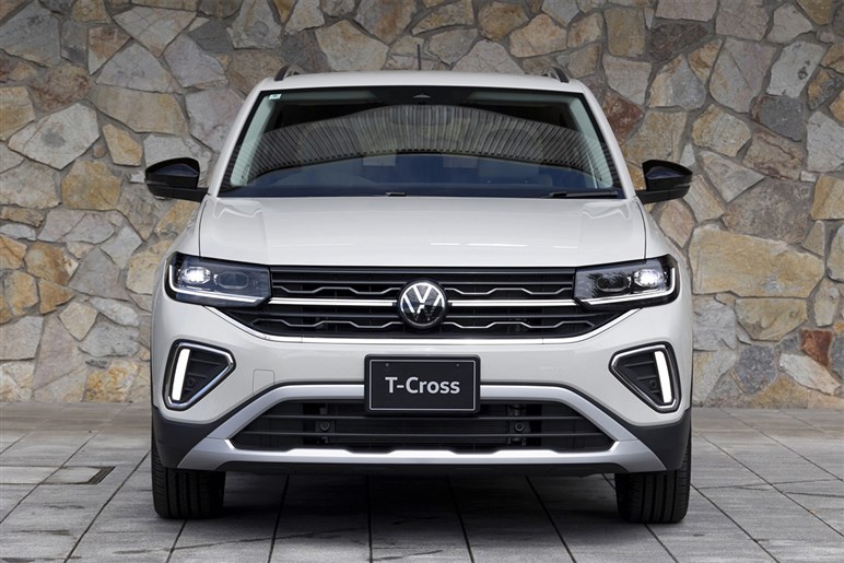 VWの小型SUV「Tクロス」が進化。国〇車の“ダサい安っぽい”が苦手な人向けベストアンサー