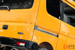 約250万円！ スズキ「商用バン”SUV”」!? ちいさなボディの「本格モデル」！ 黒いタフ顔＆シャコ上げの「プラスライン エブリイ HIGH STYLE」登場