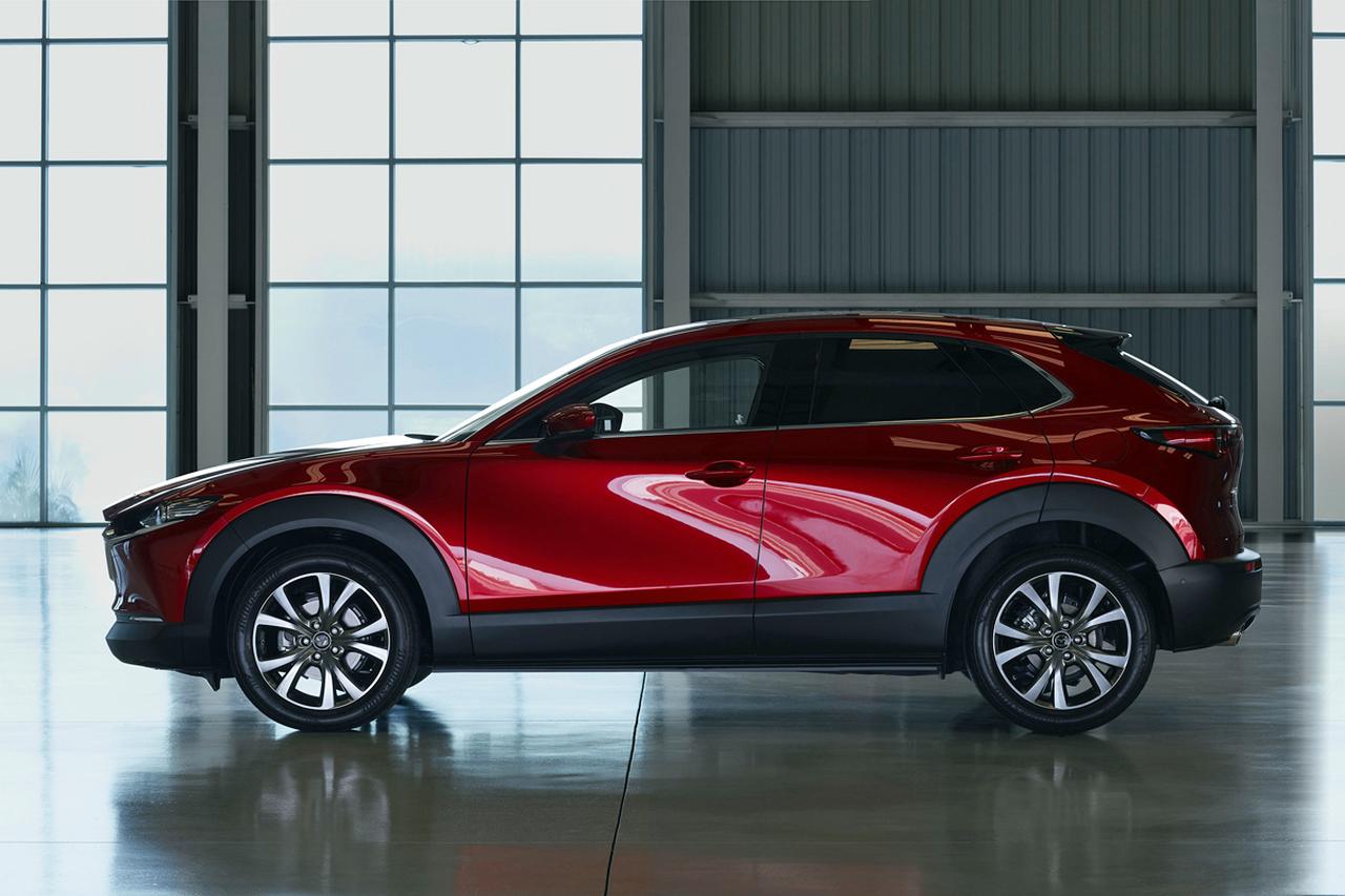 マツダが新型コンパクトクロスオーバーの「CX-30」を世界初公開【2019ジュネーブショー】