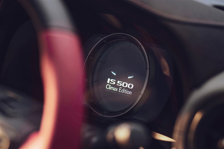 【終了じゃなかった】トヨタのV8エンジンが“存続”の新情報。背景に北米の変化と、レクサス「IS」の複雑すぎる“次期型”事情