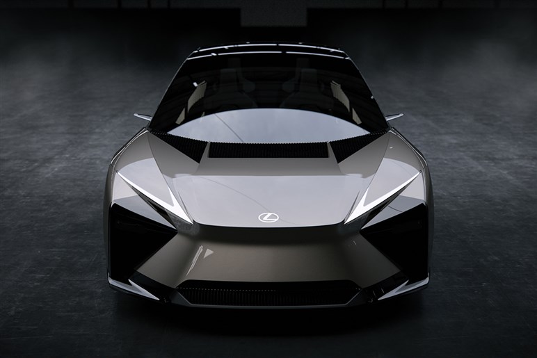 【終了じゃなかった】トヨタのV8エンジンが“存続”の新情報。背景に北米の変化と、レクサス「IS」の複雑すぎる“次期型”事情
