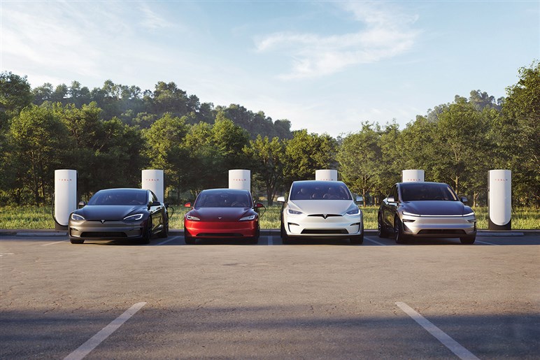 孤立したイーロン・マスクにBEV補助金縮小やトラブル続きのサイバートラックが追い打ち。テスラ逆転のシナリオはあるか？