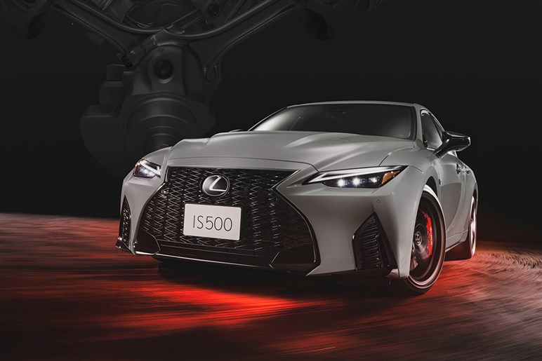 【終了じゃなかった】トヨタのV8エンジンが“存続”の新情報。背景に北米の変化と、レクサス「IS」の複雑すぎる“次期型”事情