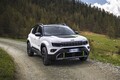 ジープの電動SUV「アベンジャー」は9月26日発表。ブランド最小モデルは街でも目立ちそう