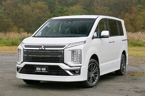 新・三菱デリカがゴージャス系な四角顔に。アーバンギア追加でユーザー拡大狙う