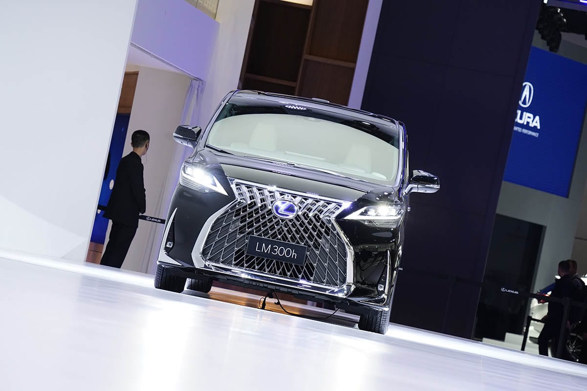 こんなレクサスlmがあったら乗ってみたい エアロメーカーのcgを公開 Lexus Lm妄想カスタム ヴァルド スタイルワゴン ドレスアップナビ 自動車情報サイト 新車 中古車 Carview