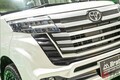 “ランクル顔”のトヨタ「ルーミー」実車展示に反響あり！ 「ギラギラ顔スゴい！」「本家よりグリルが似合う」と好評に!? Brat仕様のSUV風「“スライドドア”ワゴン」に注目！