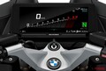 新型BMW R1250RTは前代未聞の装備満載【レーダーに巨大液晶、スマホ室まで投入】