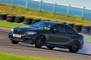 BMW M2コンペティションに試乗　M3のエンジン／新しい脚　新モデル級の変化