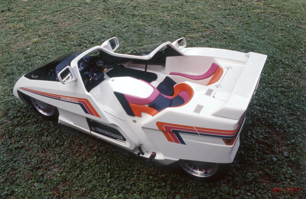 クラウザー ドマニ 一体型ボディの独創的サイドカーは 元サイドカーレーサーの情熱から生まれた モーサイ 自動車情報サイト 新車 中古車 Carview