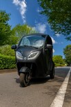 渋谷で試乗！ 3人乗り EV モビリティ「e-NEO」試乗体験会がスタート