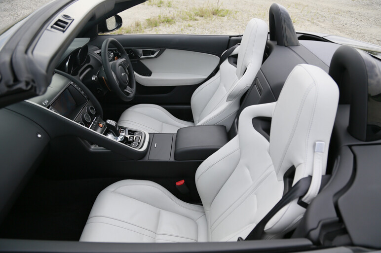 Fタイプ試乗。強烈なジャガースポーツ新境地