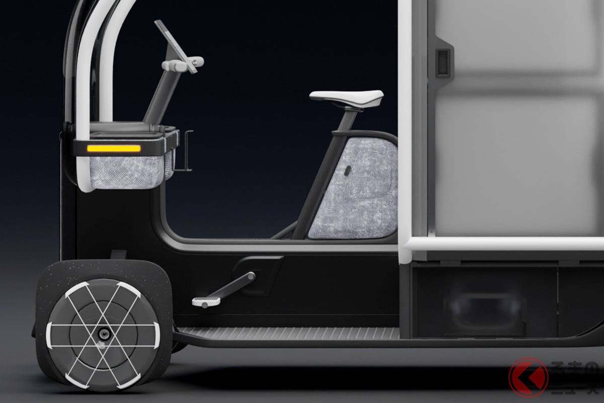 【欧米】全長3.4m！ ホンダが「“1人乗り”四輪車」世界初公開！ めちゃ使える＆斬新すぎる「小さい乗り物」がスゴい！ 新型「イークアッド」26年夏に量産化へ