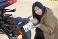 ナンバープレートってカスタムできるの?? ナンバー用アイテムを取り付ける際の注意点とは