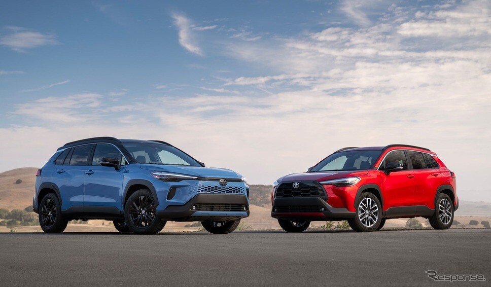 トヨタ『カローラクロス』改良新型、米国はガソリン車も設定…ハイブリッドと顔が違う