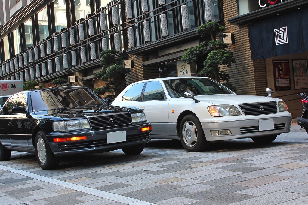 セルシオは10と どっちがいいのか トヨタの新旧フラッグシップセダン対決 Maniaxcars Web Option 自動車情報サイト 新車 中古車 Carview