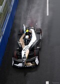 フォーミュラE 東京E-Prix第8戦、雨の混戦をヴァンドーンが制す…ピットブーストに成功