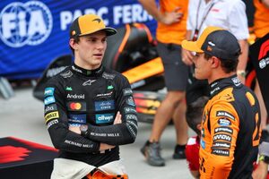 ポール争いでフェラーリに敗れ、ショックを受けるピアストリ「情けないけど、風向きの変化に速さを奪われた」