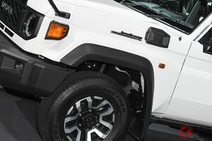 トヨタ「最新・最安ランドクルーザー」に大反響！ 「“観音開きドア”めちゃ便利」「レトロなデザインと実用性が最高」「コスパ高い」の声も！ 最上級より“330万円以上オトク”な「70 AX」に熱視線！