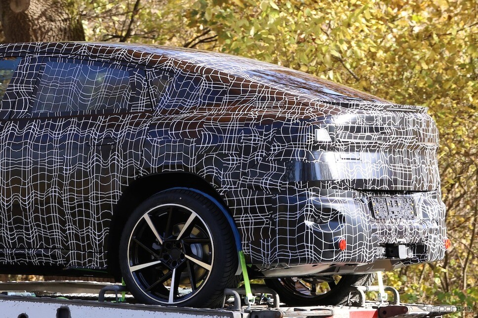 激変！ クーペシルエットで登場、BMW『X4』後継モデルを初めて捕捉