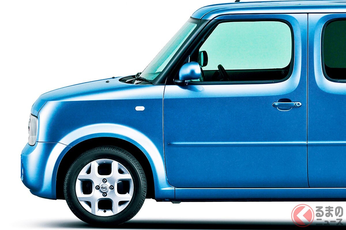 当時140万円切り！ 日産の「めちゃ小さい7人乗りミニバン」が凄かった！ 全長わずか3.9mサイズに“カクカクデザイン”で「お手頃価格」実現！ 斬新「キューブキュービック」とは