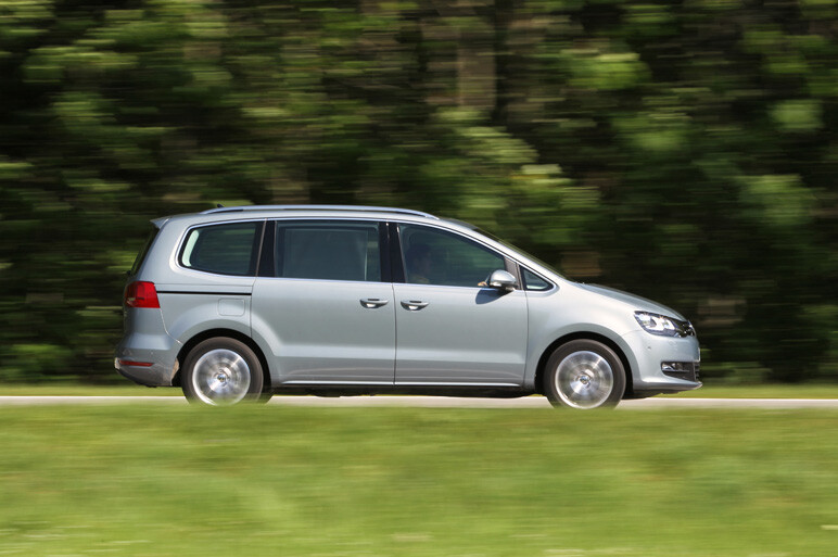 新型シャラン海外試乗 黒船レベルの衝撃!?