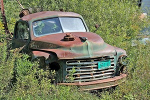 70年前の希少ジープも！　茂みに隠れたクラシックカー　20選（後編）　ジャンクヤード探訪記