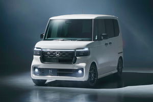 【ホンダ】黒いアクセントが効く渋めN-BOXカスタム