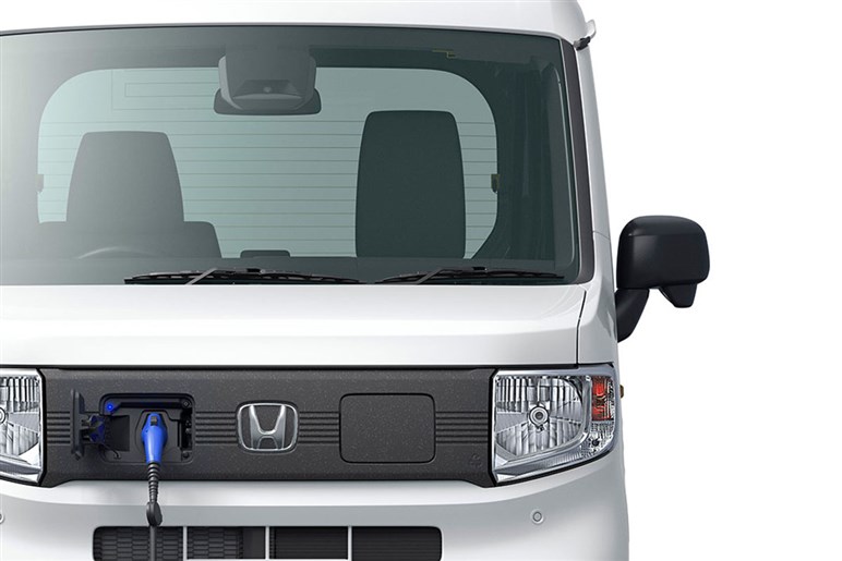 【トヨタに勝てるか？】ホンダ日産三菱の新連合発足でアルヴェル・キラーの電動ミニバンに追い風