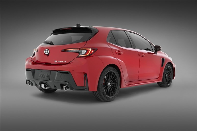 トヨタが新型GRカローラ“エボ”公開。8速AT追加、トルク大幅アップ！ 北米で今冬発売も日本導入は…？
