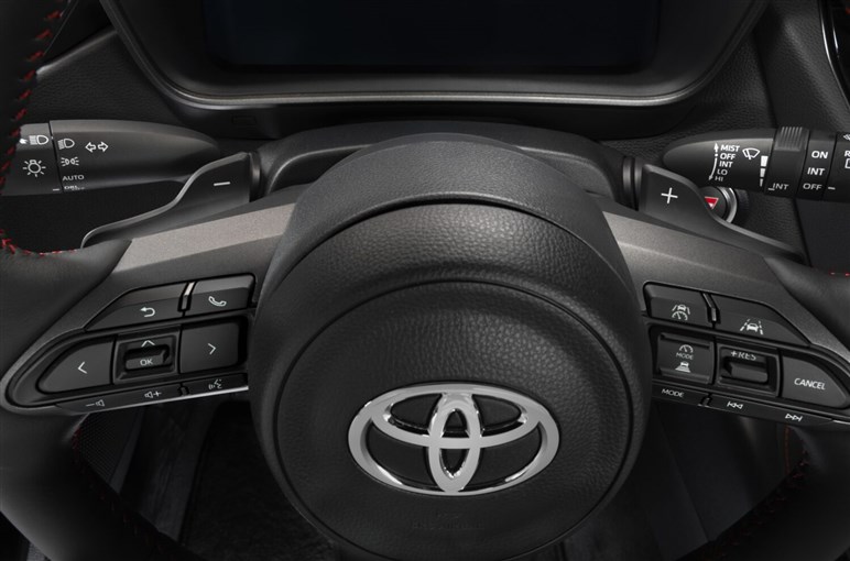 トヨタが新型GRカローラ“エボ”公開。8速AT追加、トルク大幅アップ！ 北米で今冬発売も日本導入は…？