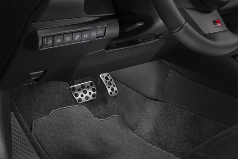 トヨタが新型GRカローラ“エボ”公開。8速AT追加、トルク大幅アップ！ 北米で今冬発売も日本導入は…？