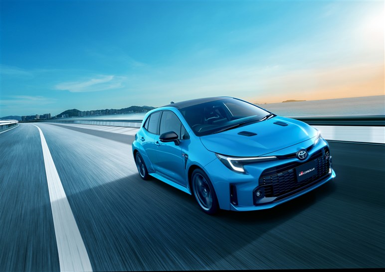 トヨタが新型GRカローラ“エボ”公開。8速AT追加、トルク大幅アップ！ 北米で今冬発売も日本導入は…？