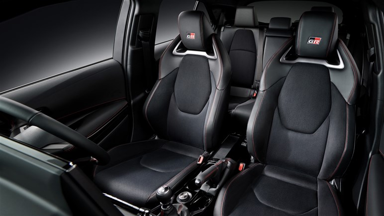 トヨタが新型GRカローラ“エボ”公開。8速AT追加、トルク大幅アップ！ 北米で今冬発売も日本導入は…？