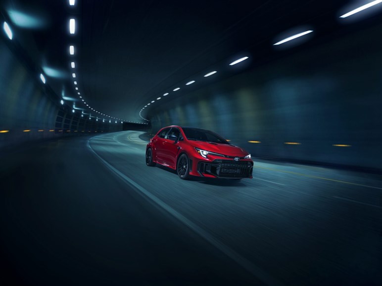 トヨタが新型GRカローラ“エボ”公開。8速AT追加、トルク大幅アップ！ 北米で今冬発売も日本導入は…？