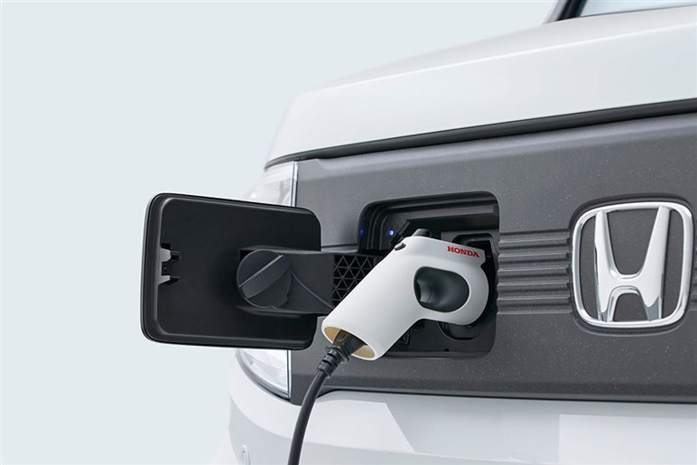 【トヨタに勝てるか？】ホンダ日産三菱の新連合発足でアルヴェル・キラーの電動ミニバンに追い風
