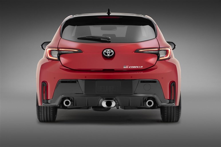 トヨタが新型GRカローラ“エボ”公開。8速AT追加、トルク大幅アップ！ 北米で今冬発売も日本導入は…？