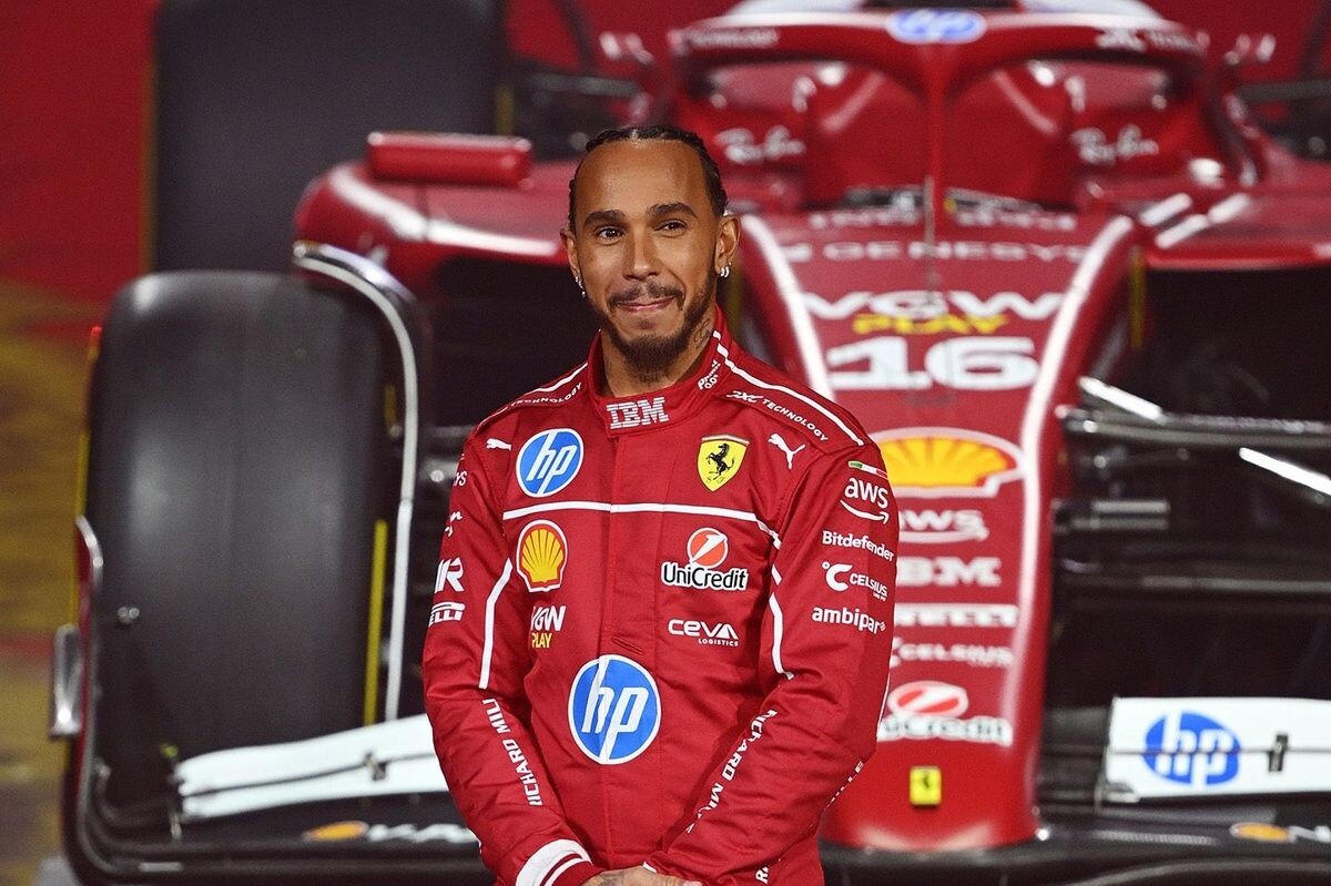 フェラーリ加入ハミルトン、自身最初の”跳ね馬”マシンに興奮「ルクレールと共に、チームをトップに導く」