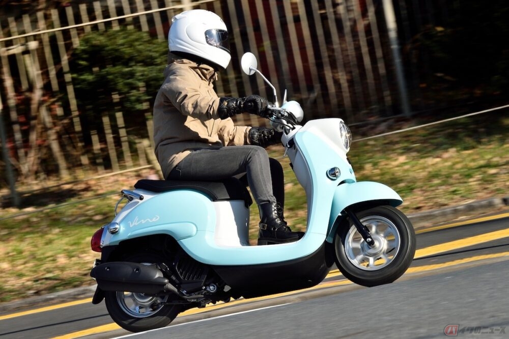 初心者ライダーの高梨はづきが 50cc原付スクーター Vino のアニメ ゆるキャン とコラボしたスペシャルver に乗ってみました バイクのニュース 自動車情報サイト 新車 中古車 Carview