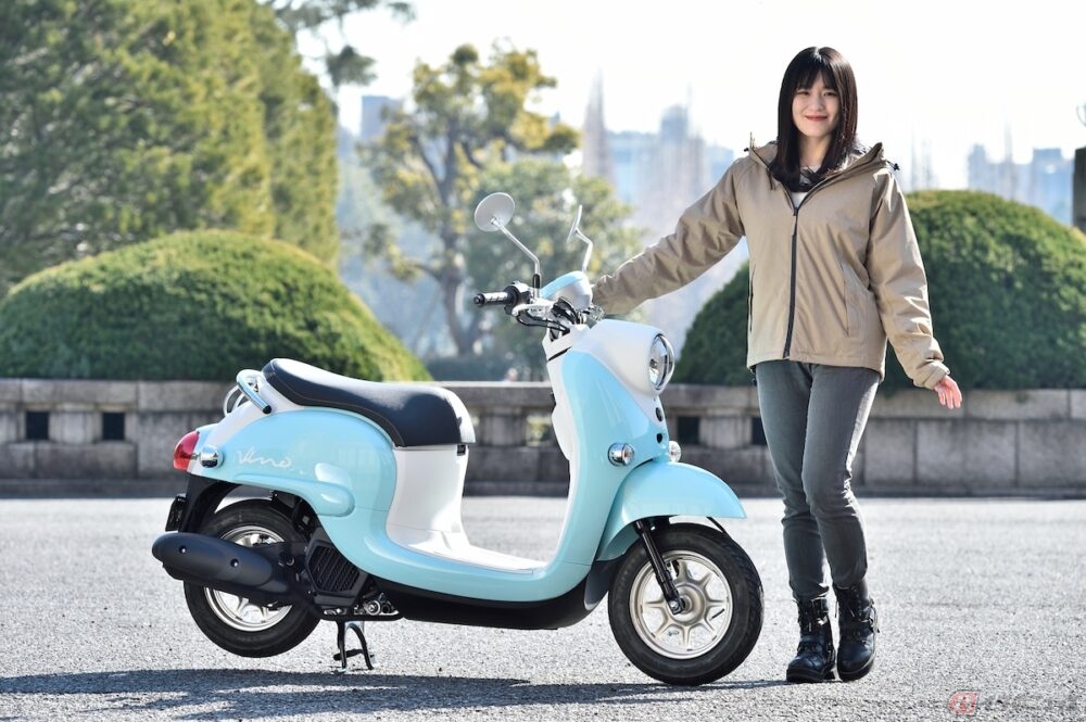 初心者ライダーの高梨はづきが 50cc原付スクーター Vino のアニメ ゆるキャン とコラボしたスペシャルver に乗ってみました バイクのニュース 自動車情報サイト 新車 中古車 Carview