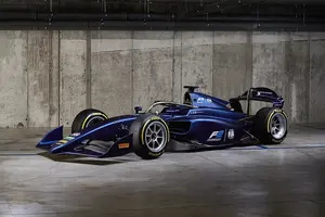 FIA F2の新世代車両、ついに公開！　エンジンはメカクロームを継続使用……F1水準の先進技術とコスト削減を両立