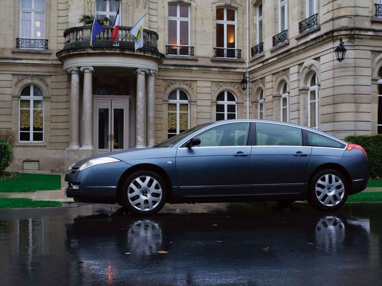 ヒットの法則147 シトロエンc6は比較すべきクルマのない孤高の存在 Webモーターマガジン 自動車情報サイト 新車 中古車 Carview