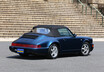 【20世紀名車】フラット6サウンドをBGMにオープンクルーズ。熟成の964、1993年ポルシェ911カレラ2カブリオレの優雅な世界