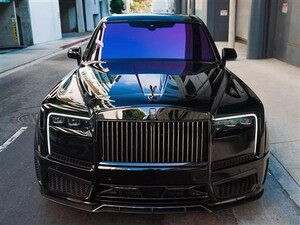 エアロキットだけで1100万円超え…黒光りのロールスが悪すぎる！ 鍛造カーボン仕様カリナン登場