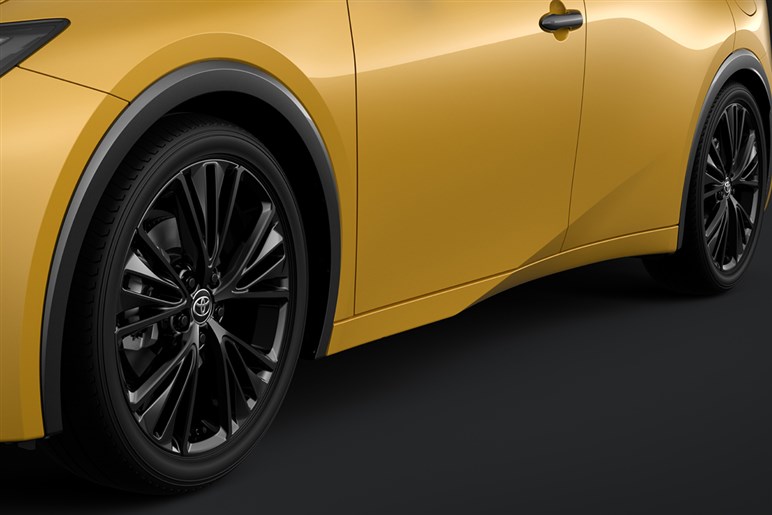「プリウス」一部改良で装備充実＆PHEVモデルに特別仕様車「ナイトシェード」追加…価格は394万7300円