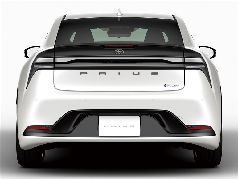 「プリウス」一部改良で装備充実＆PHEVモデルに特別仕様車「ナイトシェード」追加…価格は394万7300円
