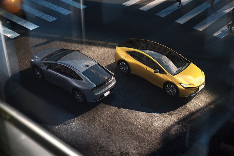 「プリウス」一部改良で装備充実＆PHEVモデルに特別仕様車「ナイトシェード」追加…価格は394万7300円